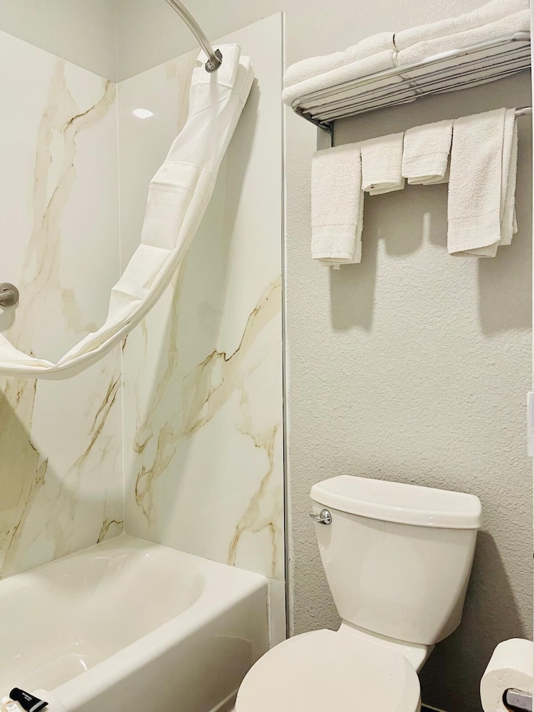Americas Best Value Inn La Porte 43/46