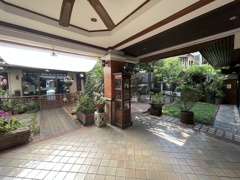 Pha Thai House 8/50