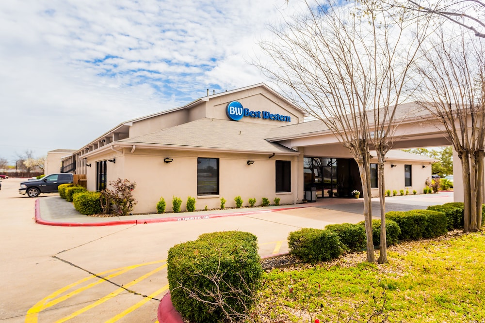 Days Inn by Wyndham Round Rock 39/43