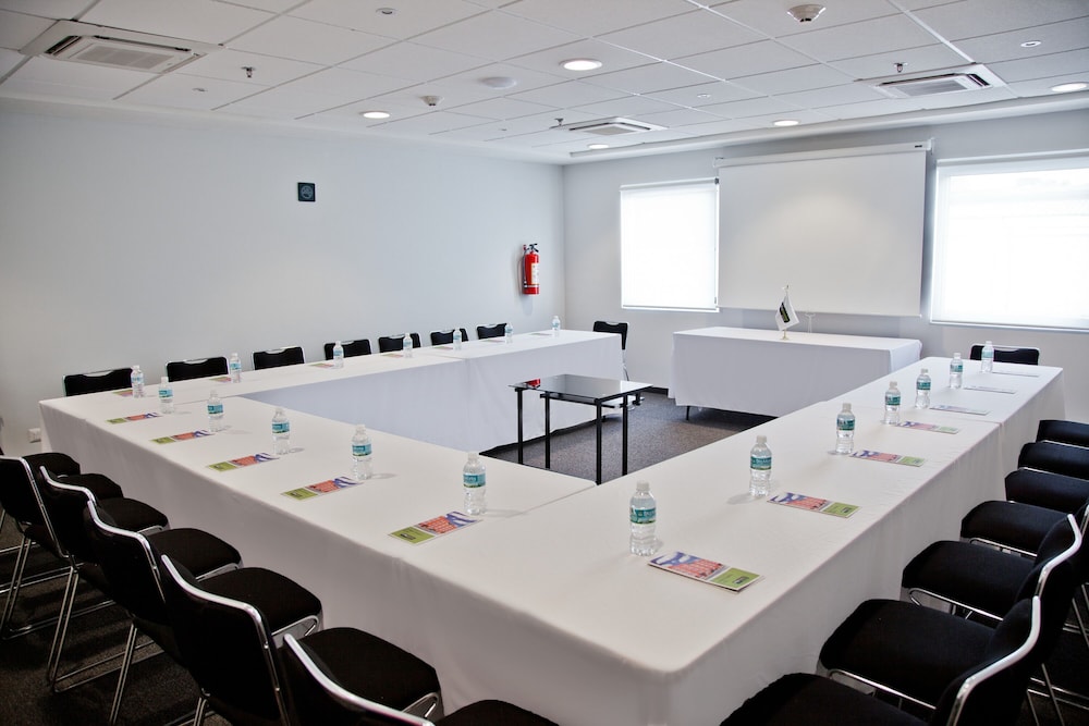 City Express Junior by Marriott Ciudad del Carmen 41/50