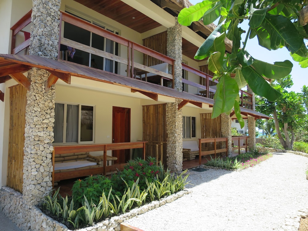 Tepanee Beach Resort 4/63