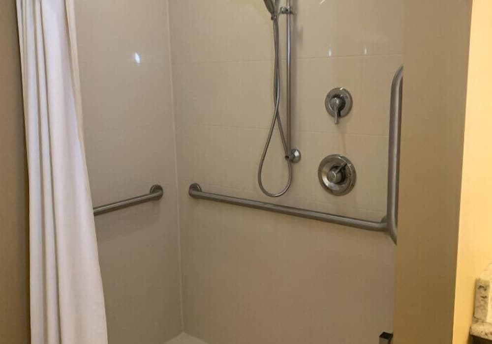 Greenville Inn Suites 44/67