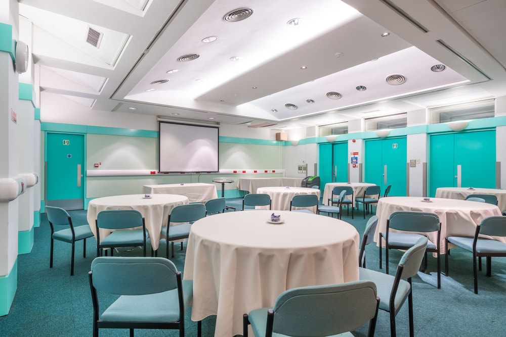 LSE Rosebery Hall 30/50
