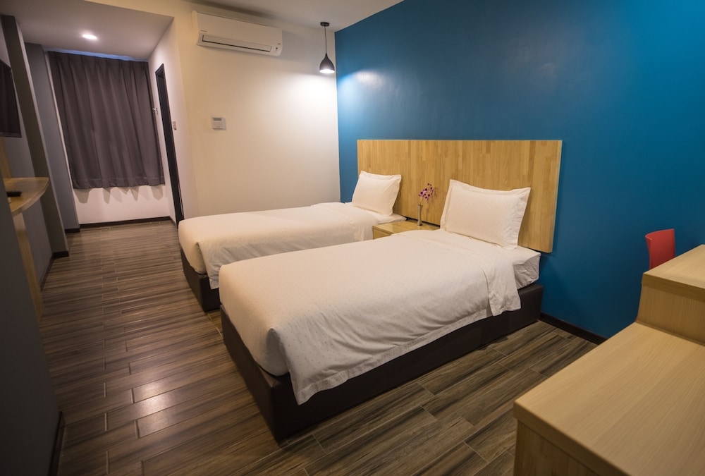 3-Plus Hotel 13/44