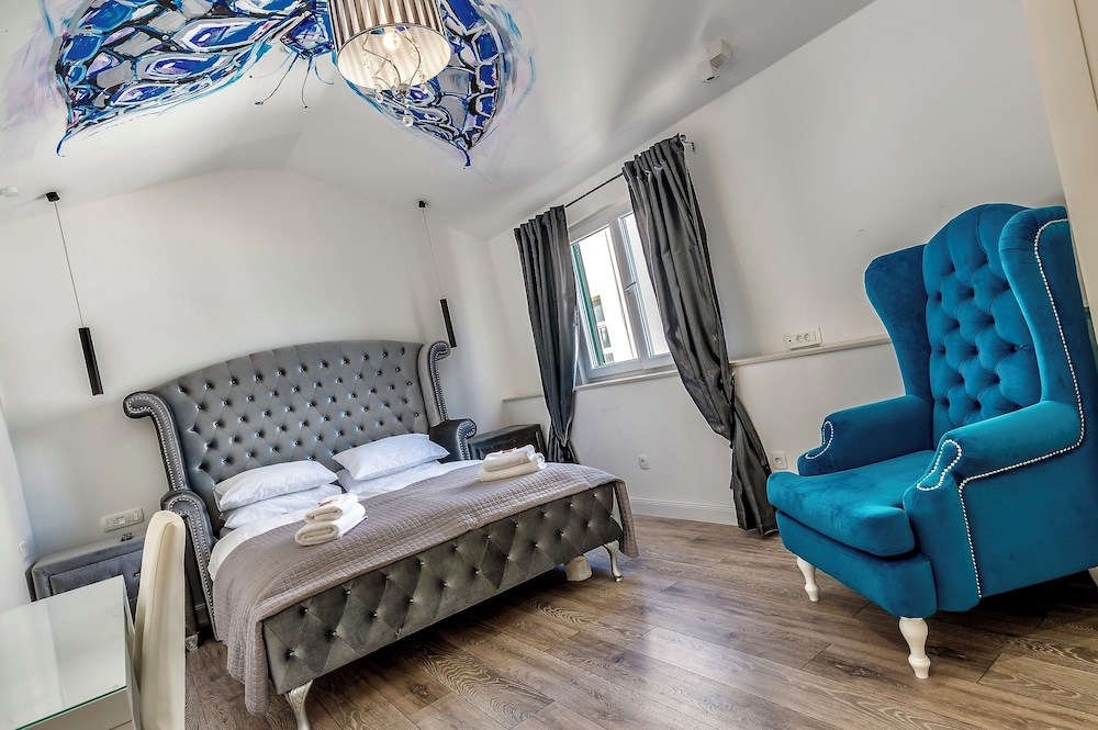 Deluxe, Queen Bed, Partial Sea View, Promenade View، Galeria Valeria Seaside Downtown - MAG Quaint & Elegant Boutique Hotels 2/10