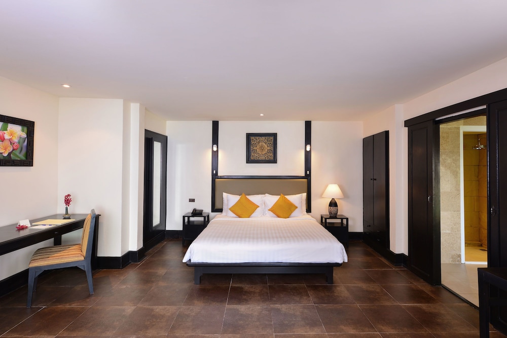 ANDAMAN WHITE BEACH RESORT 7/70