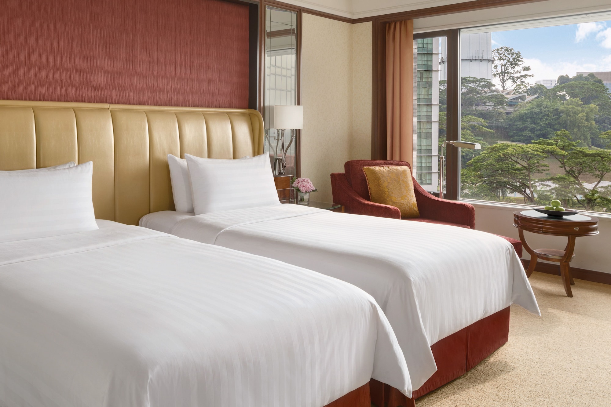 EXECUTIVE, TWIN BEDS