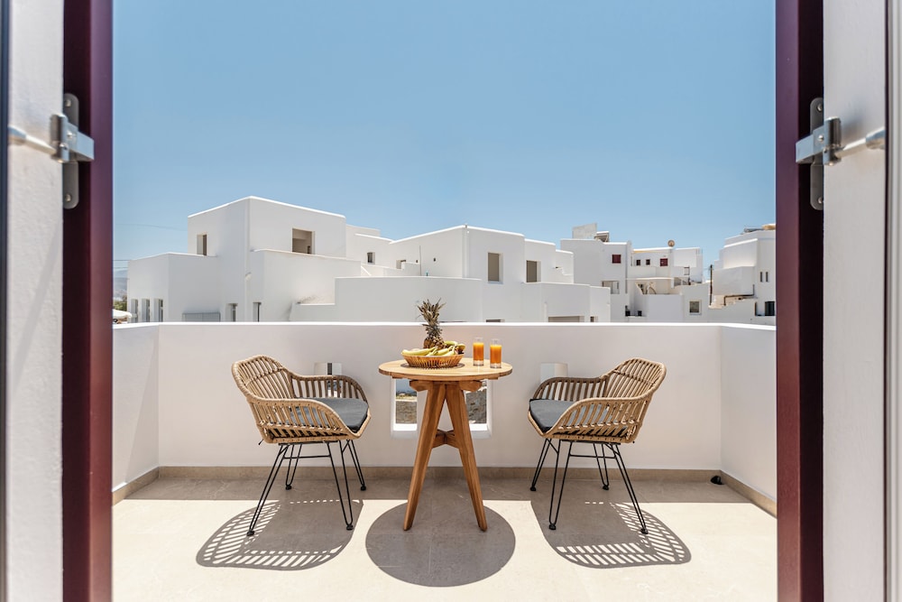 Perla Hotel 64/73
