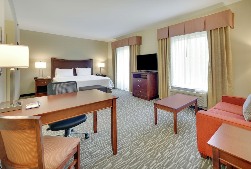 Hampton Inn & Suites Southern Pines-Pinehurst 34/42