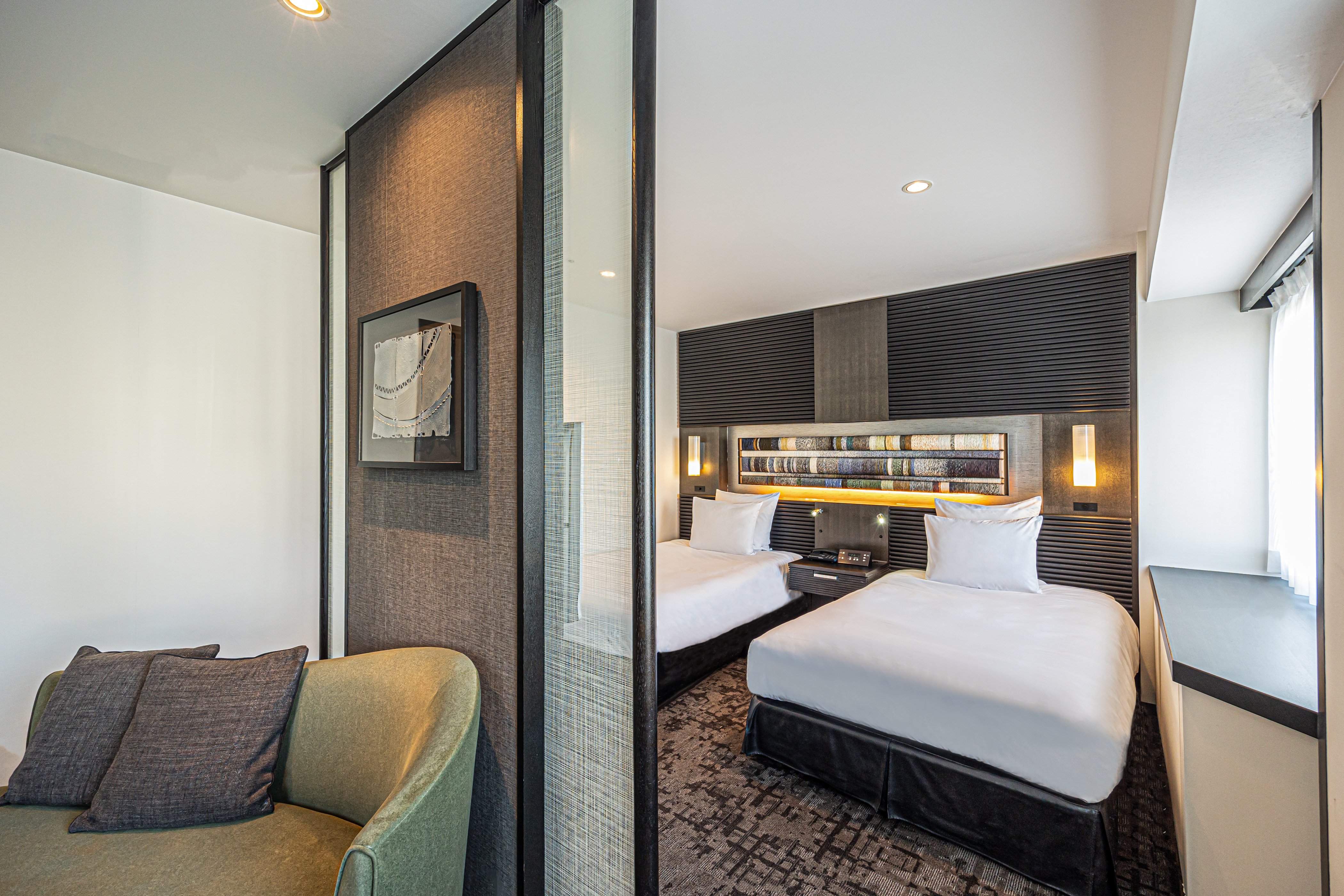 Crowne, Suite, Twin Beds