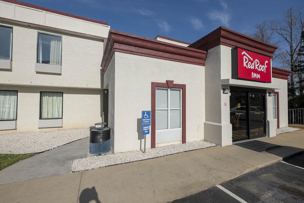 Red Roof Inn Raleigh North-Crabtree Mall/Lenovo Center 4/34