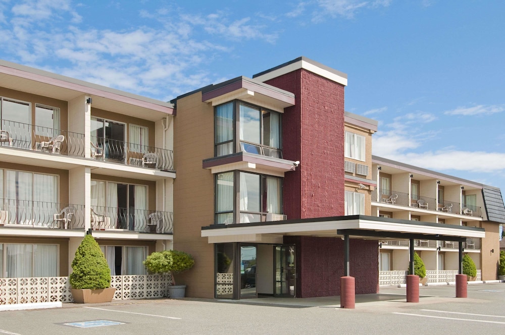 Travelodge by Wyndham Nanaimo 1/25