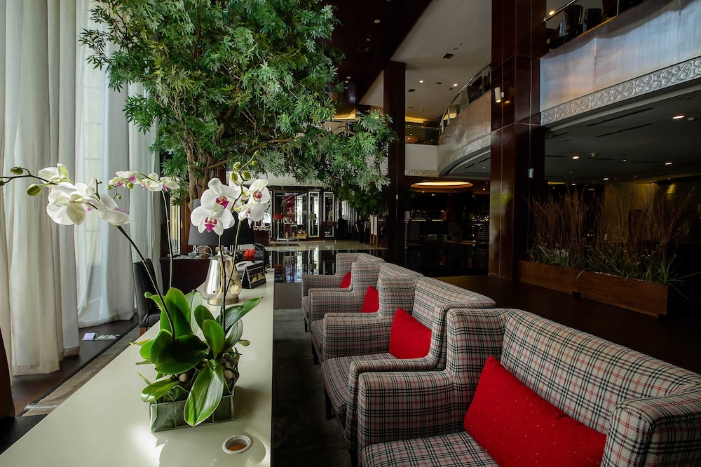 The Arista Hotel 10/74