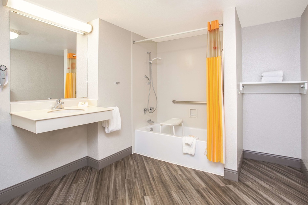 La Quinta Inn by Wyndham Denver Westminster 15/40