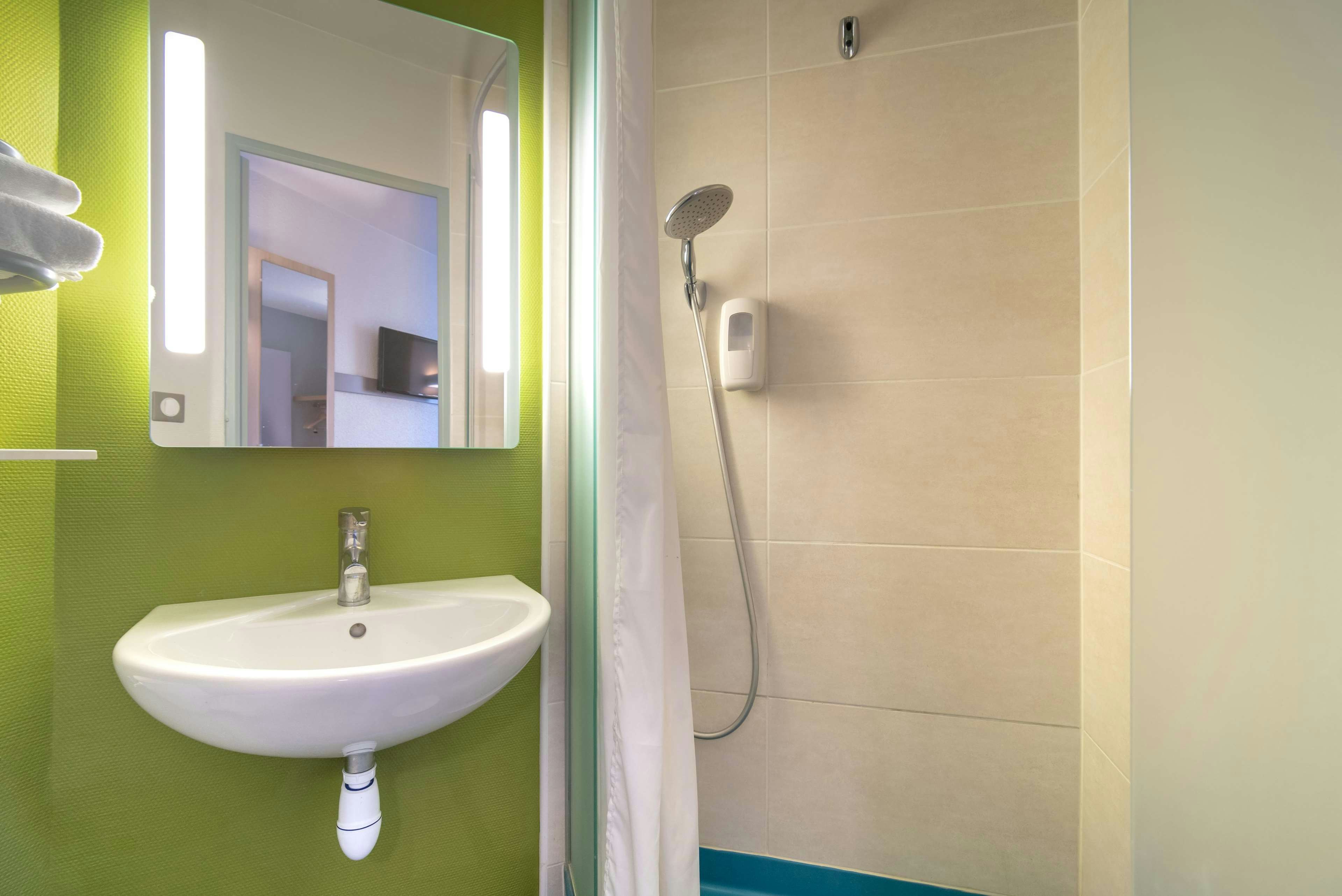 B&B Hotel Chateauroux Aeroport 27/28