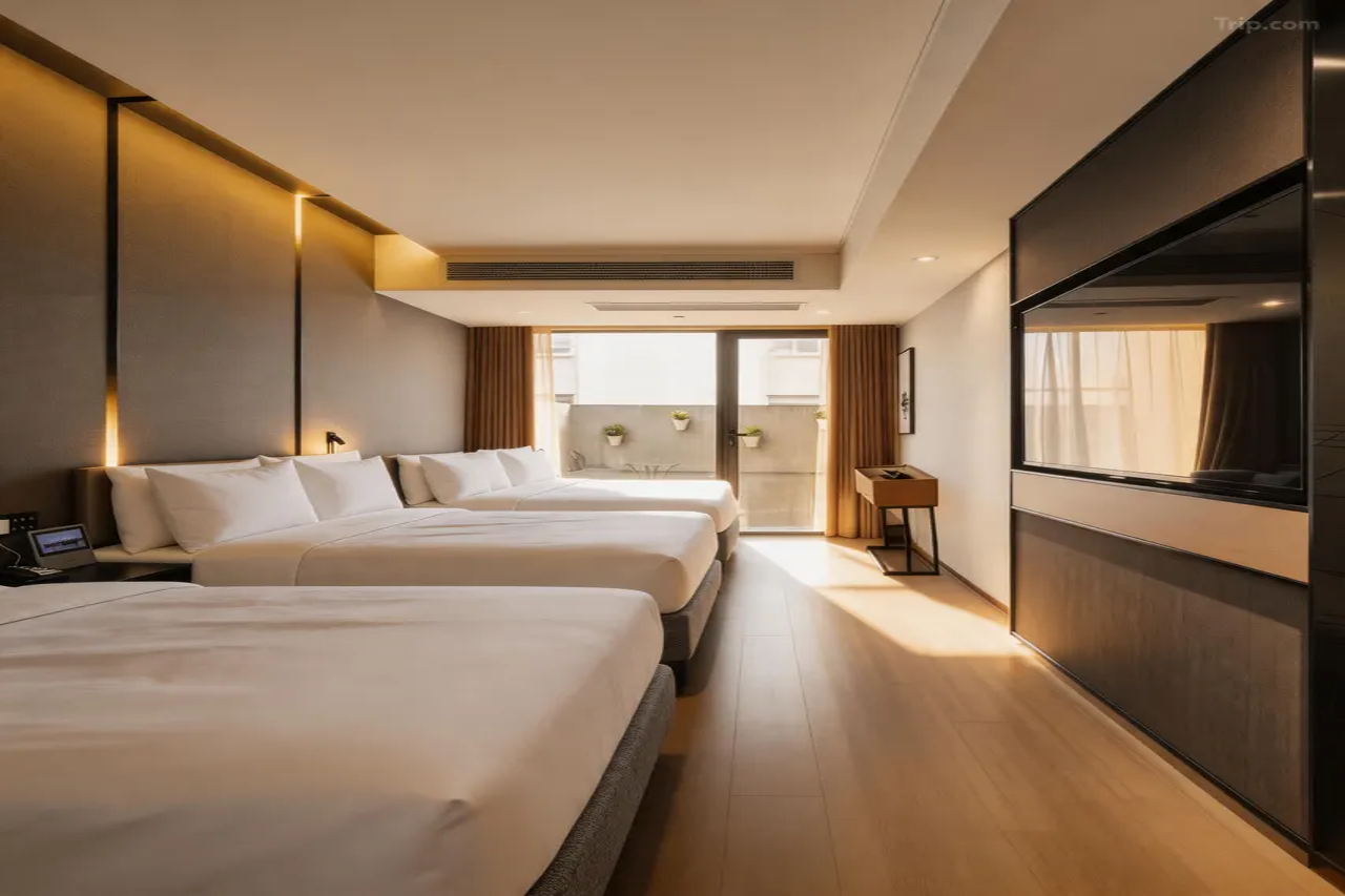 Atour Hotel Nanjing East Road, Shanghai on the Bund 4/16