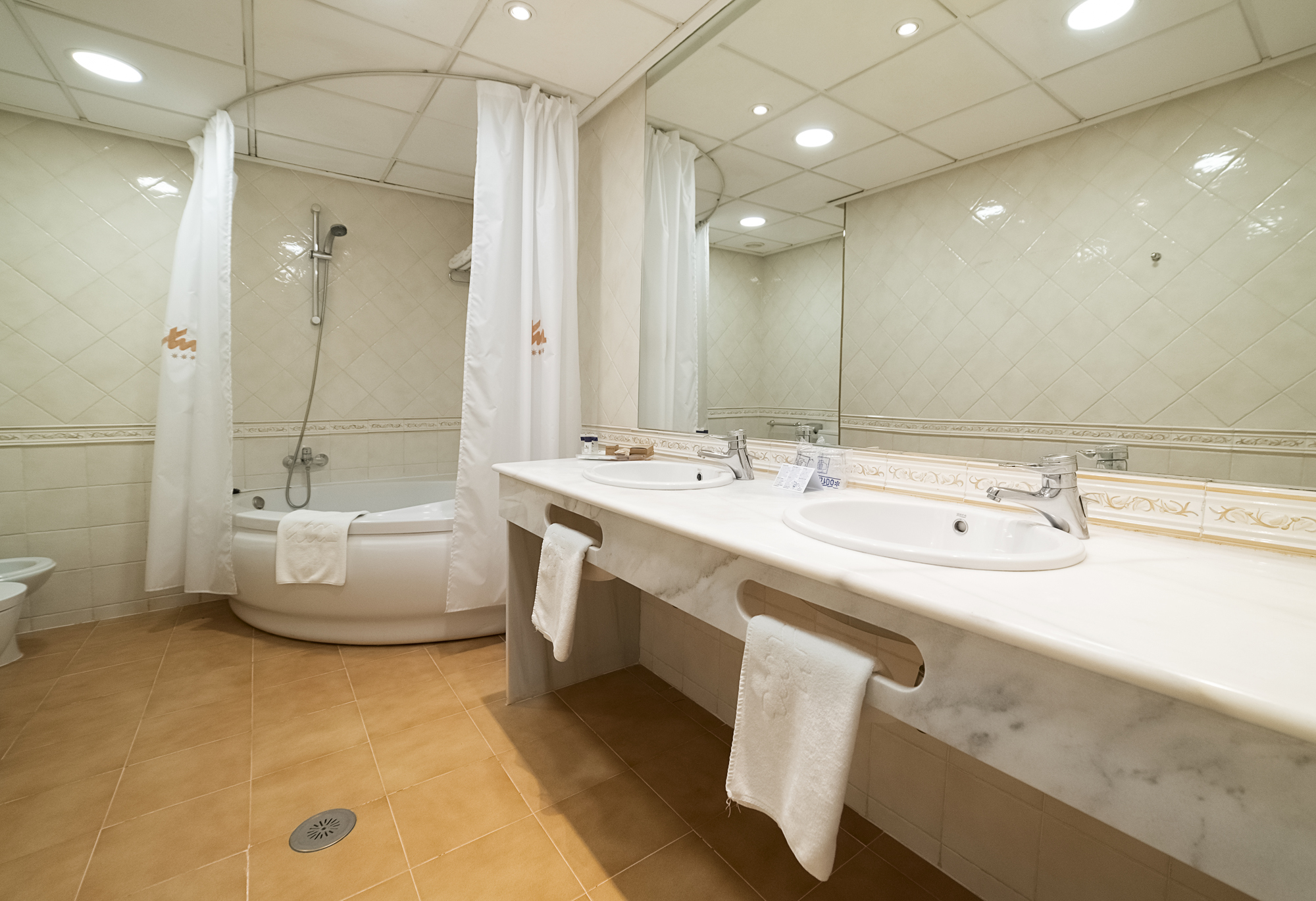 جناح جونيور بسرير كينج، Hotel Torremangana 2/2