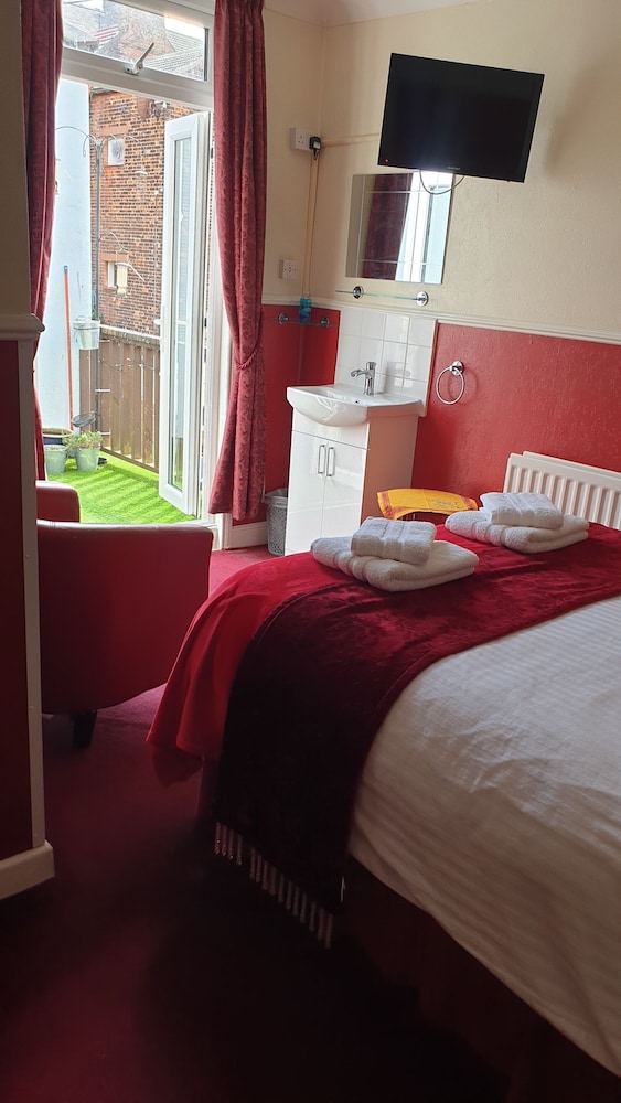 All Seasons Guest House 30/38