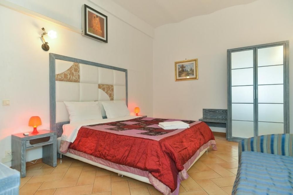 Trani B T Rooms 11/46