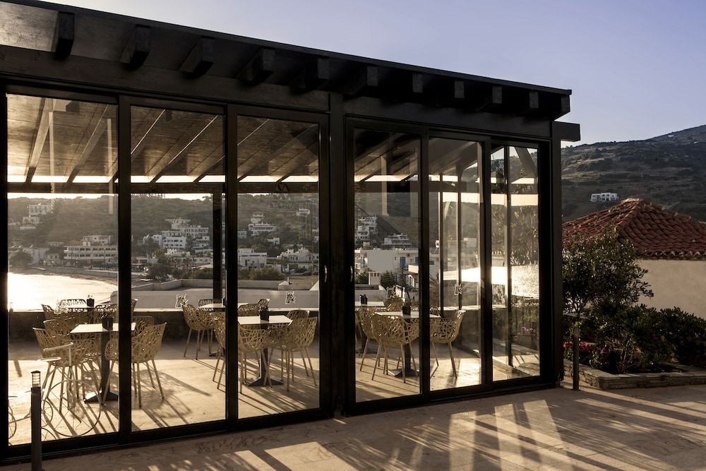 KRINOS SUITES HOTEL 4/50