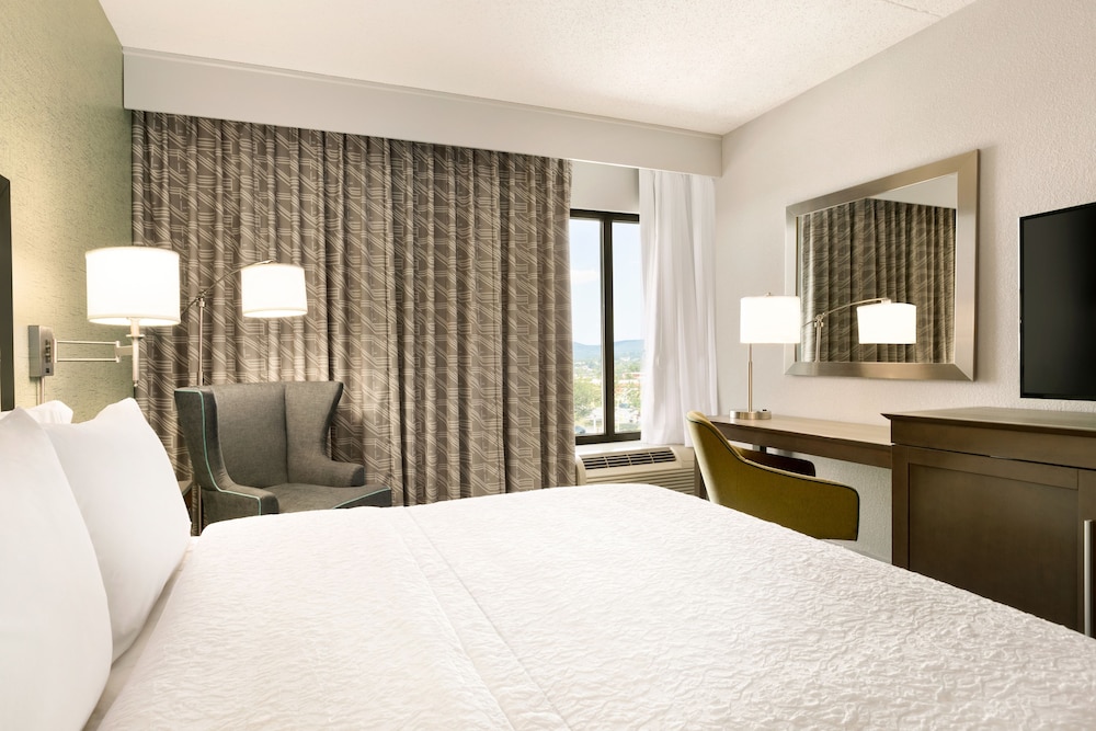 Hampton Inn Reading/Wyomissing 18/40