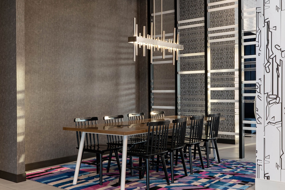 Aloft Katy Mills 36/39