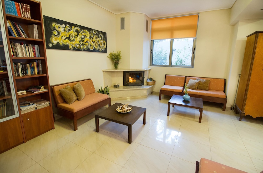 Lycasti Maisonettes 25/41