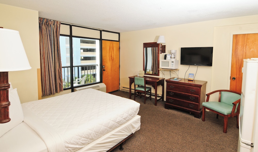 1 Bedroom, Type 8, Queen Bed, Side Ocean View