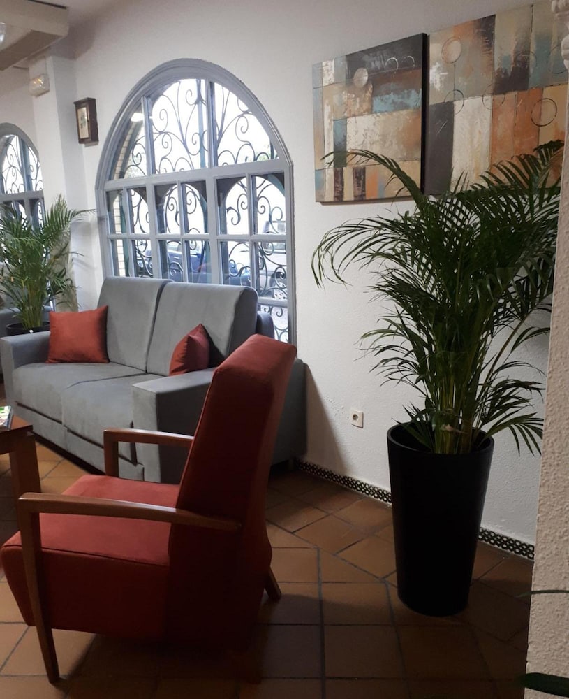 APARTAMENTOS TURISTICOS PUERTA DEL SUR 19/27