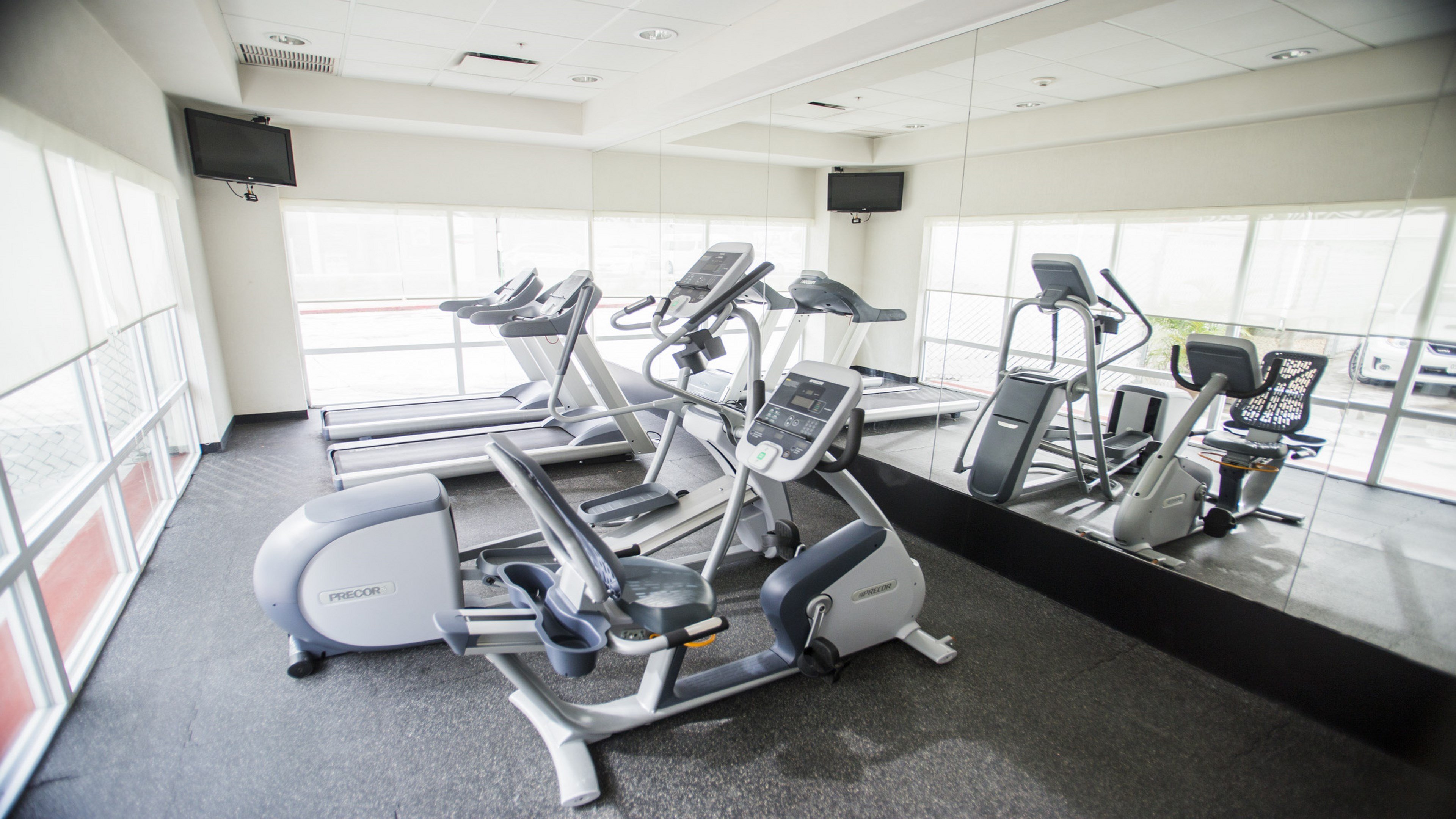 Holiday Inn Express Tuxtla Gutierrez La Marimba 16/25