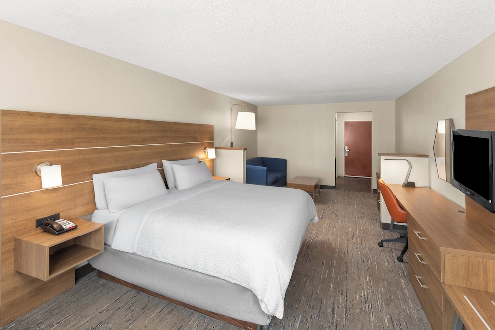Holiday Inn Express Hotel Suites Frankfort 27/74