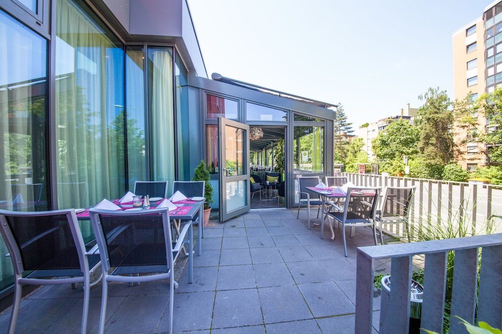Novina Hotel Tillypark 65/71