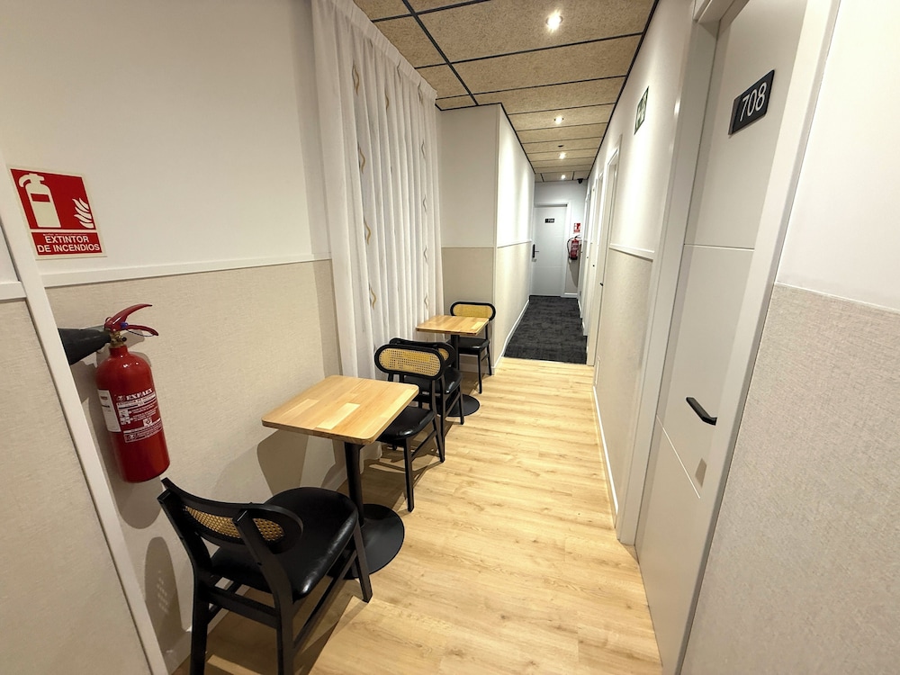 Mucho Madrid Hostel 32/49