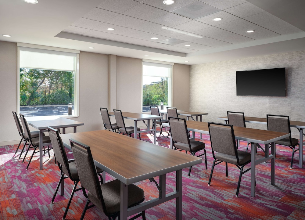 Home2 Suites by Hilton Tupelo, MS 33/44