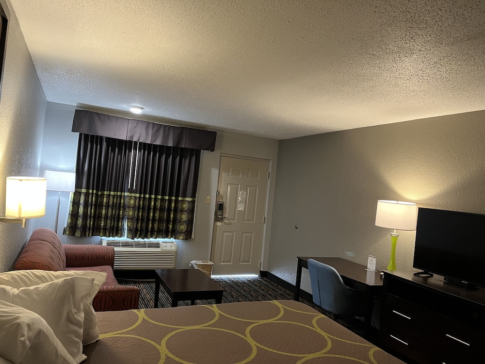 Super 8 by Wyndham Meridian 19/25