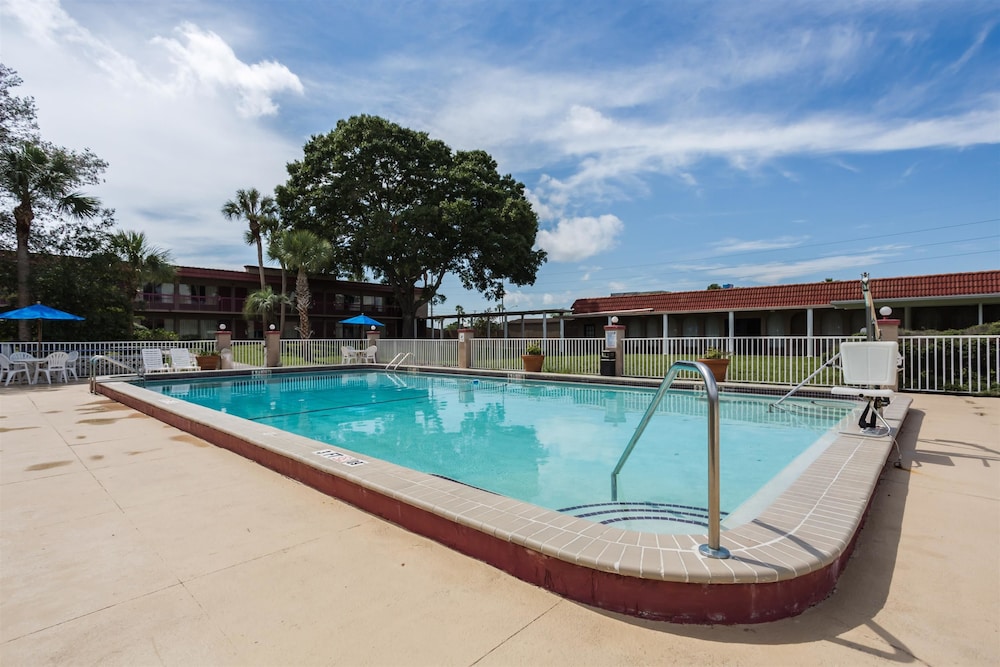 Motel6 Spring Hill, FL - Weeki Wachee 42/64