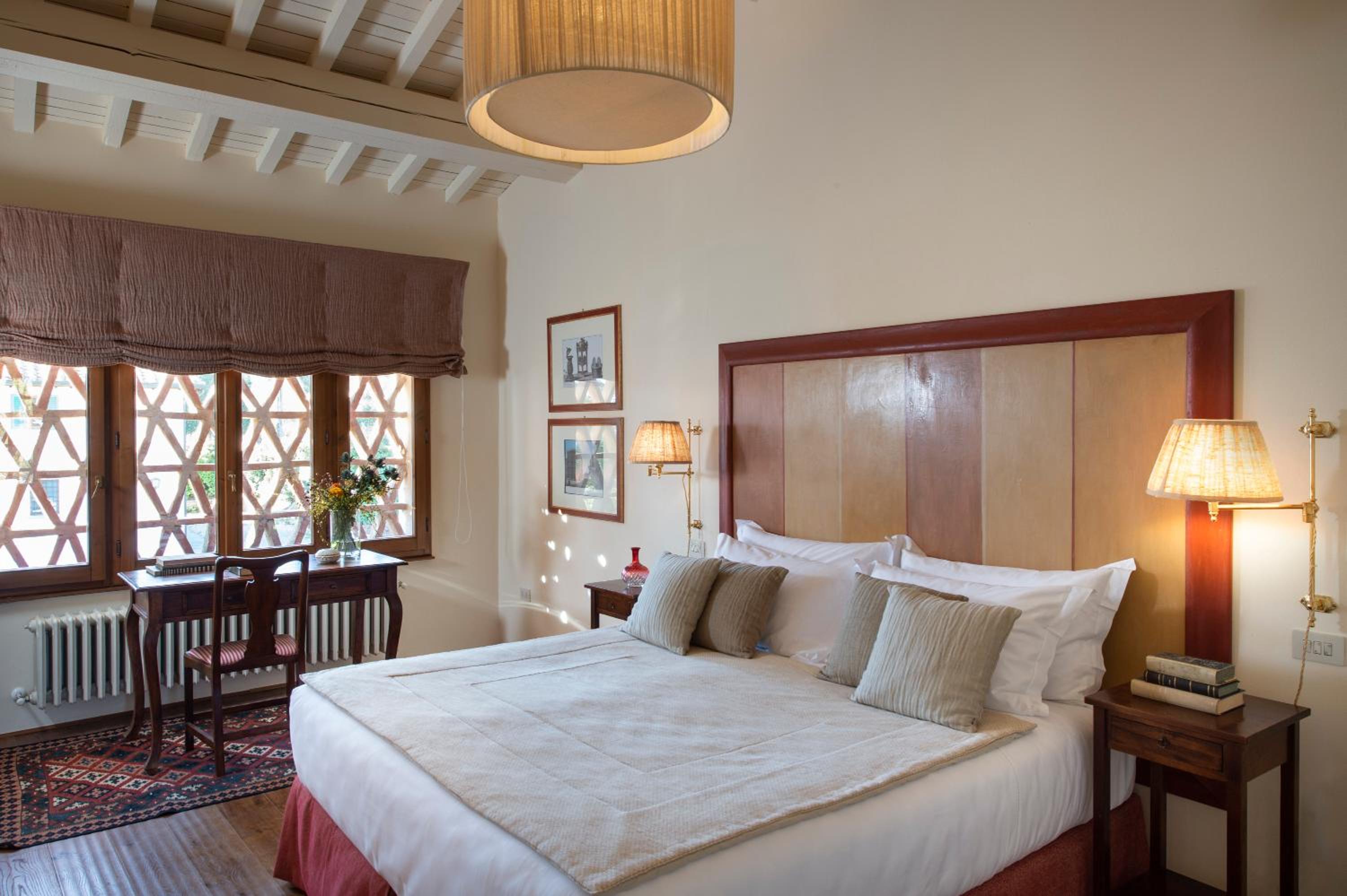 3 BEDROOMS, COTTAGE