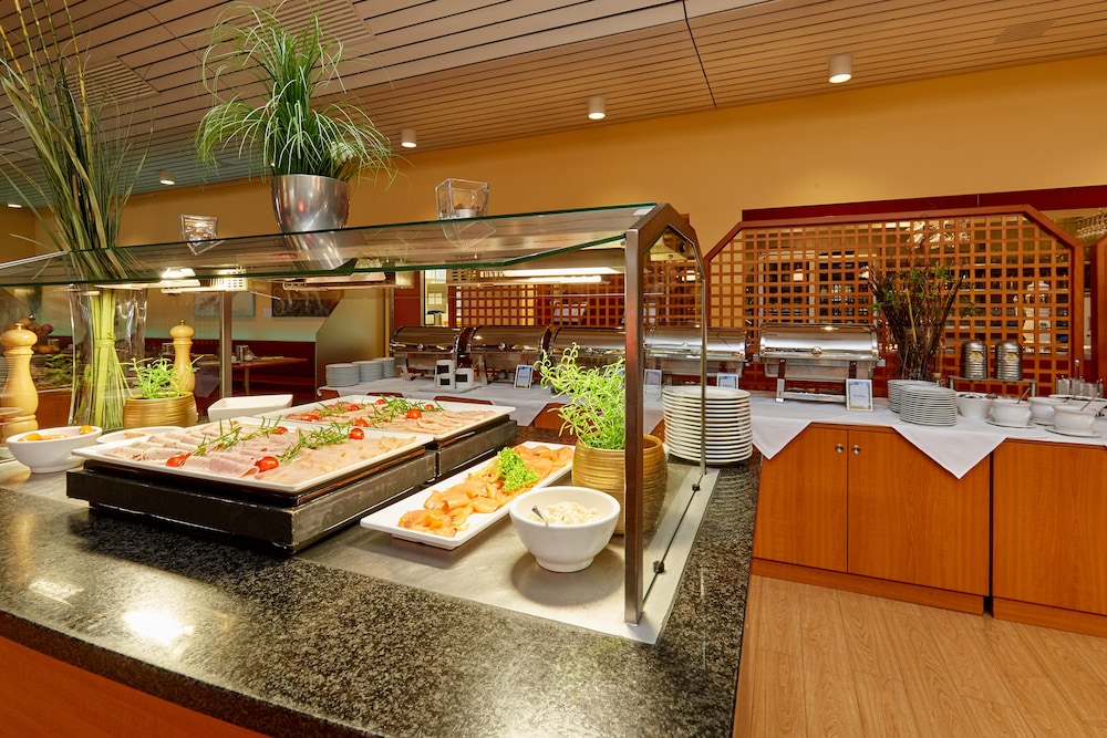 restaurant cafeteria