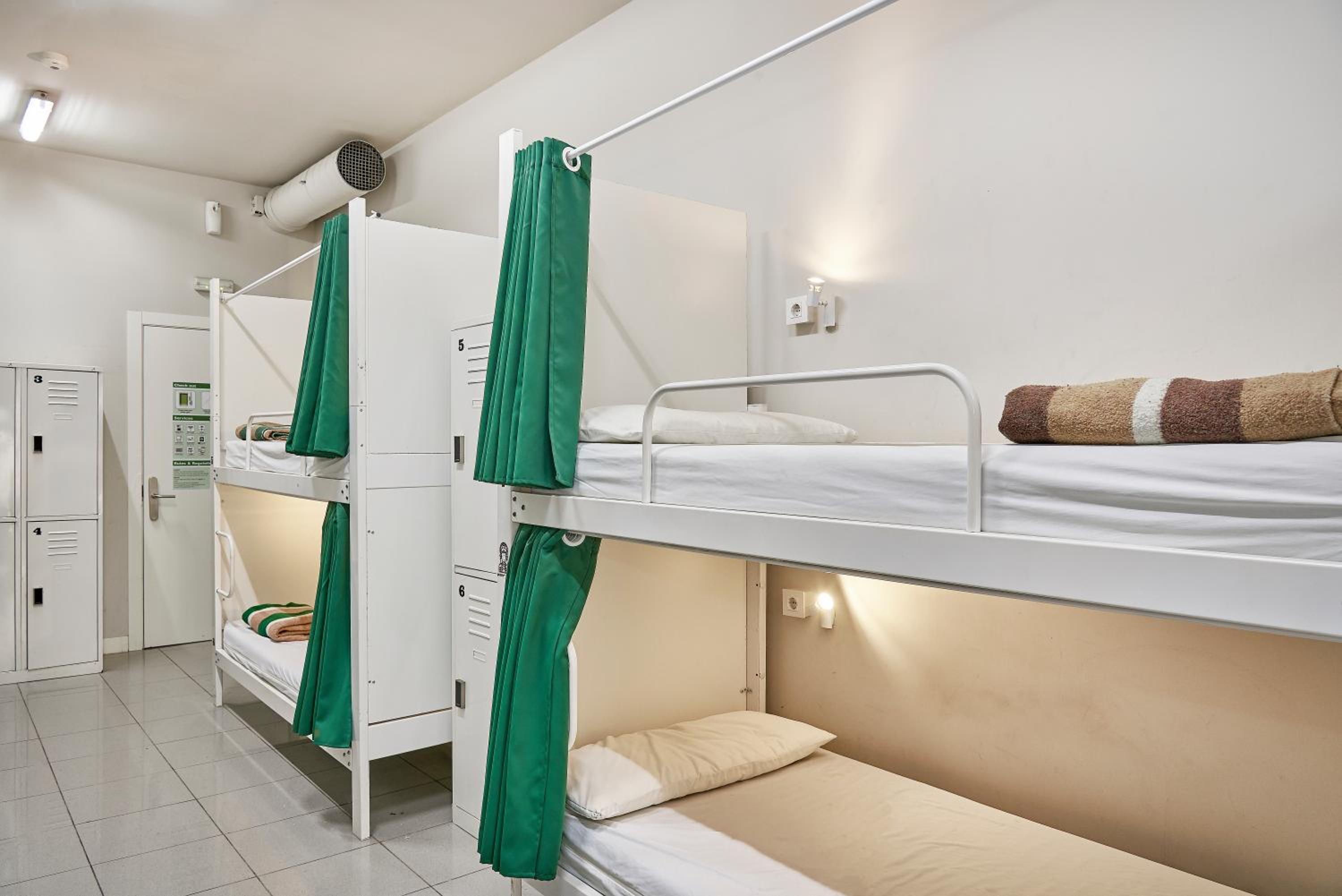 Mixed Dorm, 18 Beds