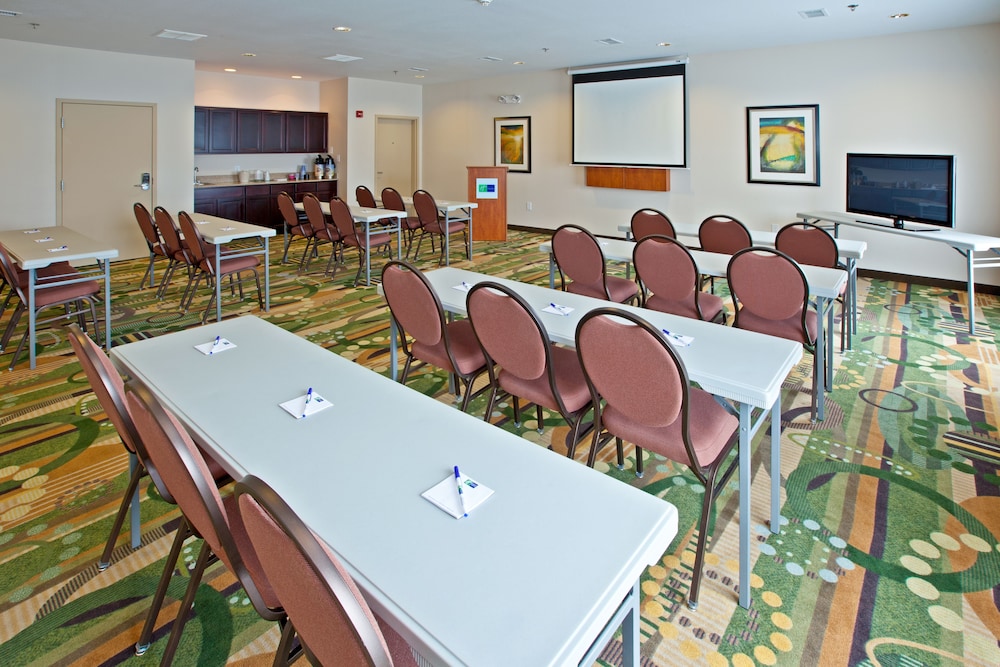 Holiday Inn Express Hotel And Suites Shelbyville Indianapolis 57/71