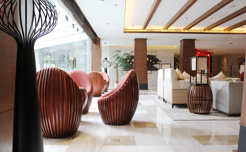 Crowne Plaza Yading 7/81