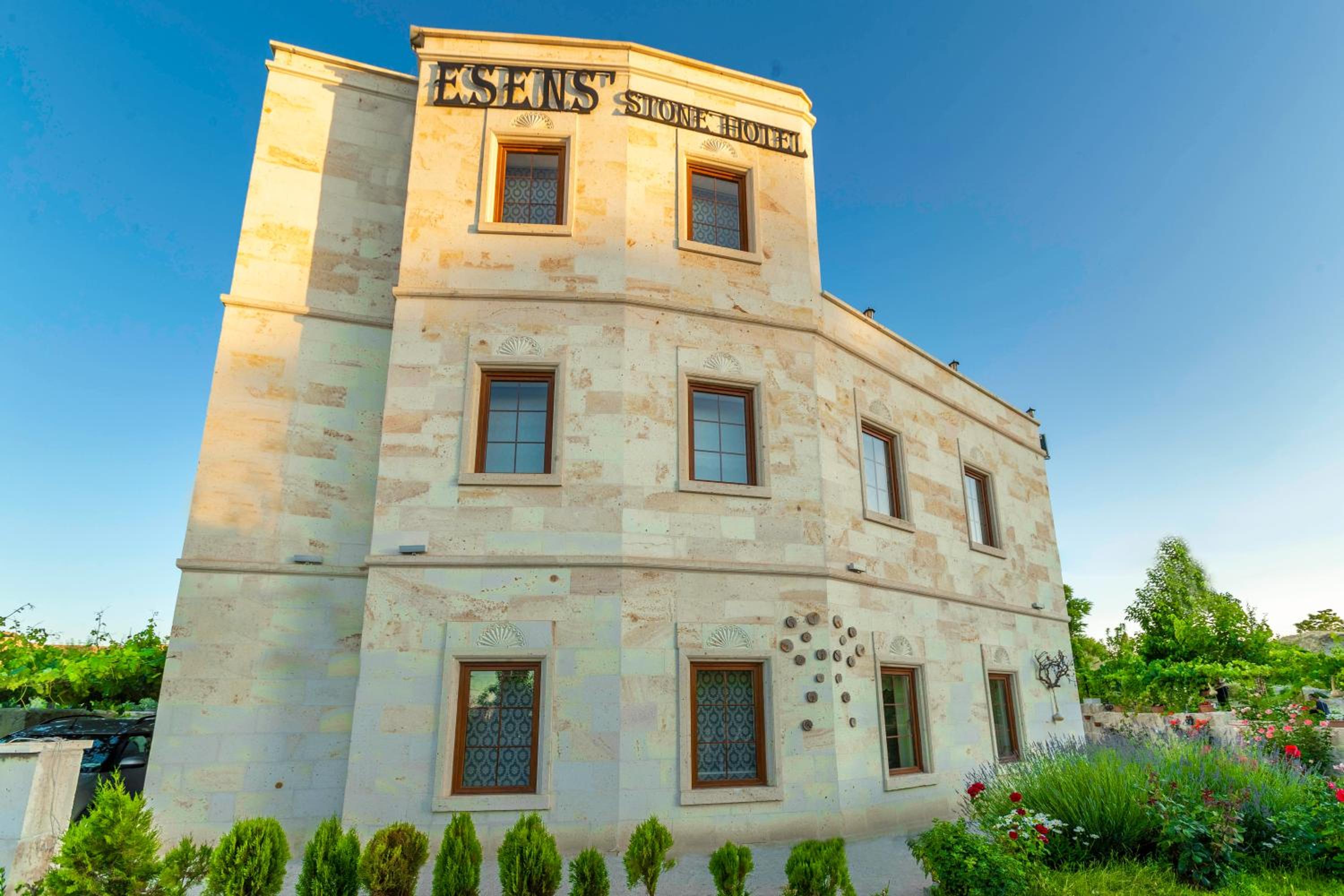 Esens Stone House 2/23