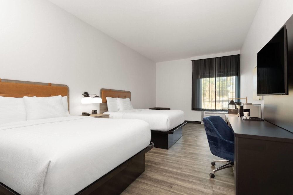 La Quinta Inn & Suites by Wyndham Olive Branch 21/46