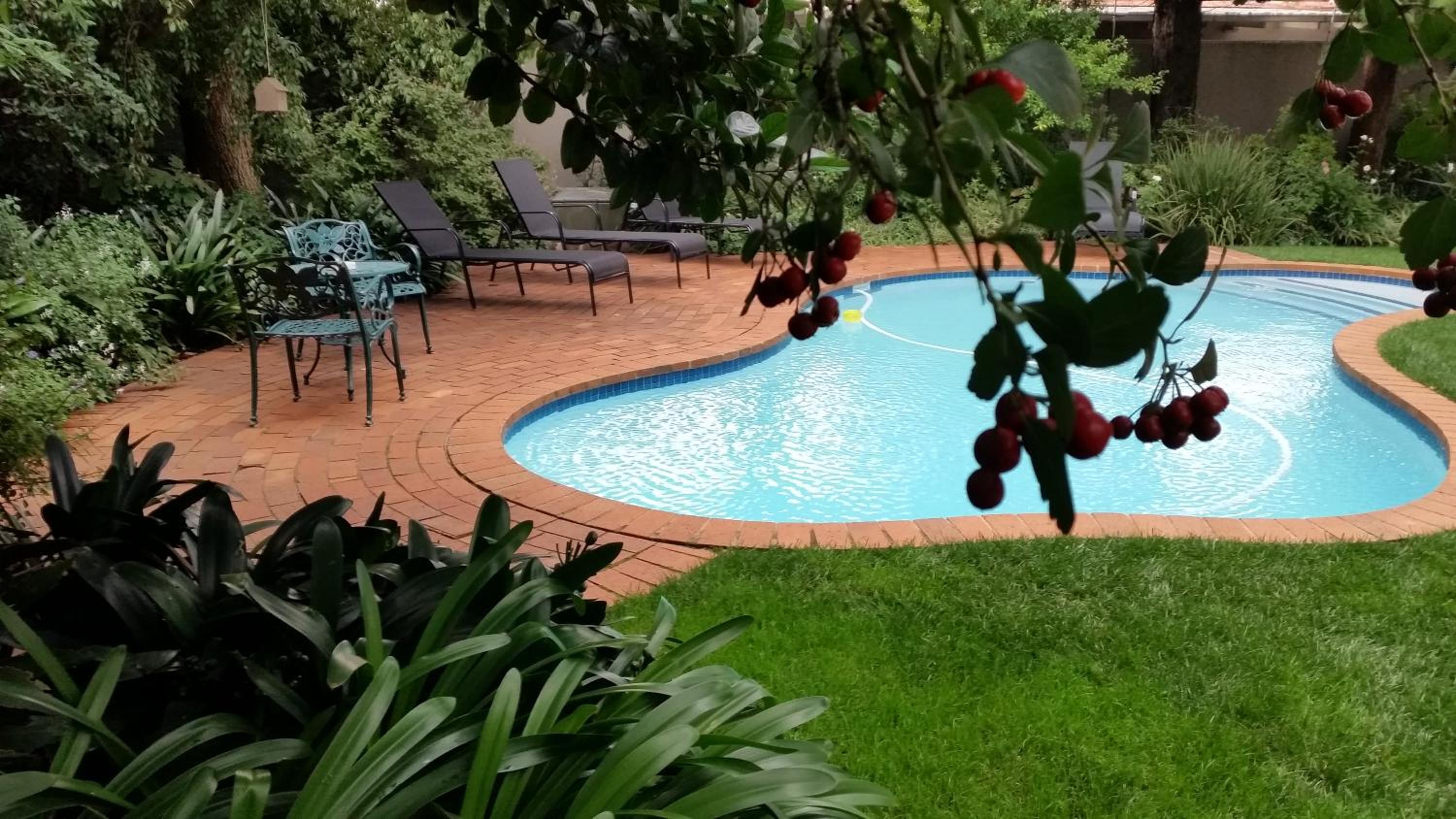 Rosebank Lodge by Claires 28/46