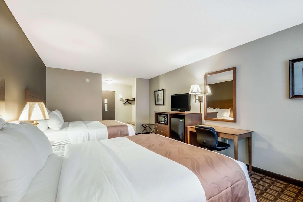 Quality Inn & Suites Newberry, MI 22/49
