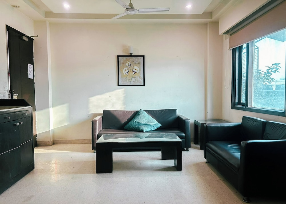 Metropolis Guest House 37/50