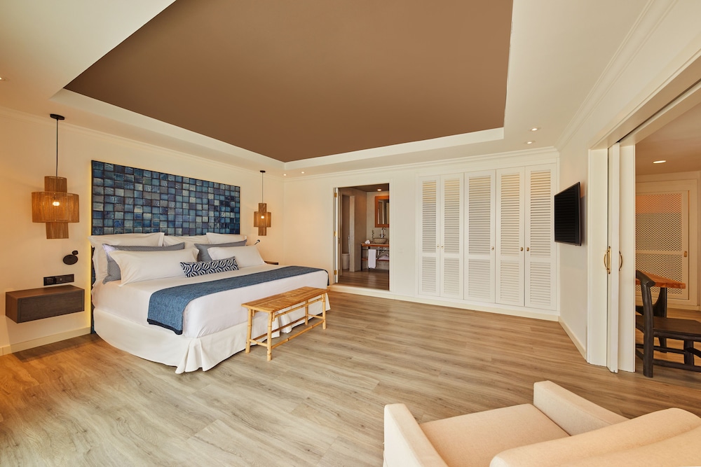 PREFERRED CLUB, SUITE, OCEAN VIEW