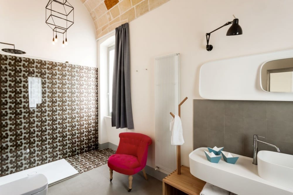 VINILIA WINE RESORT 33/78