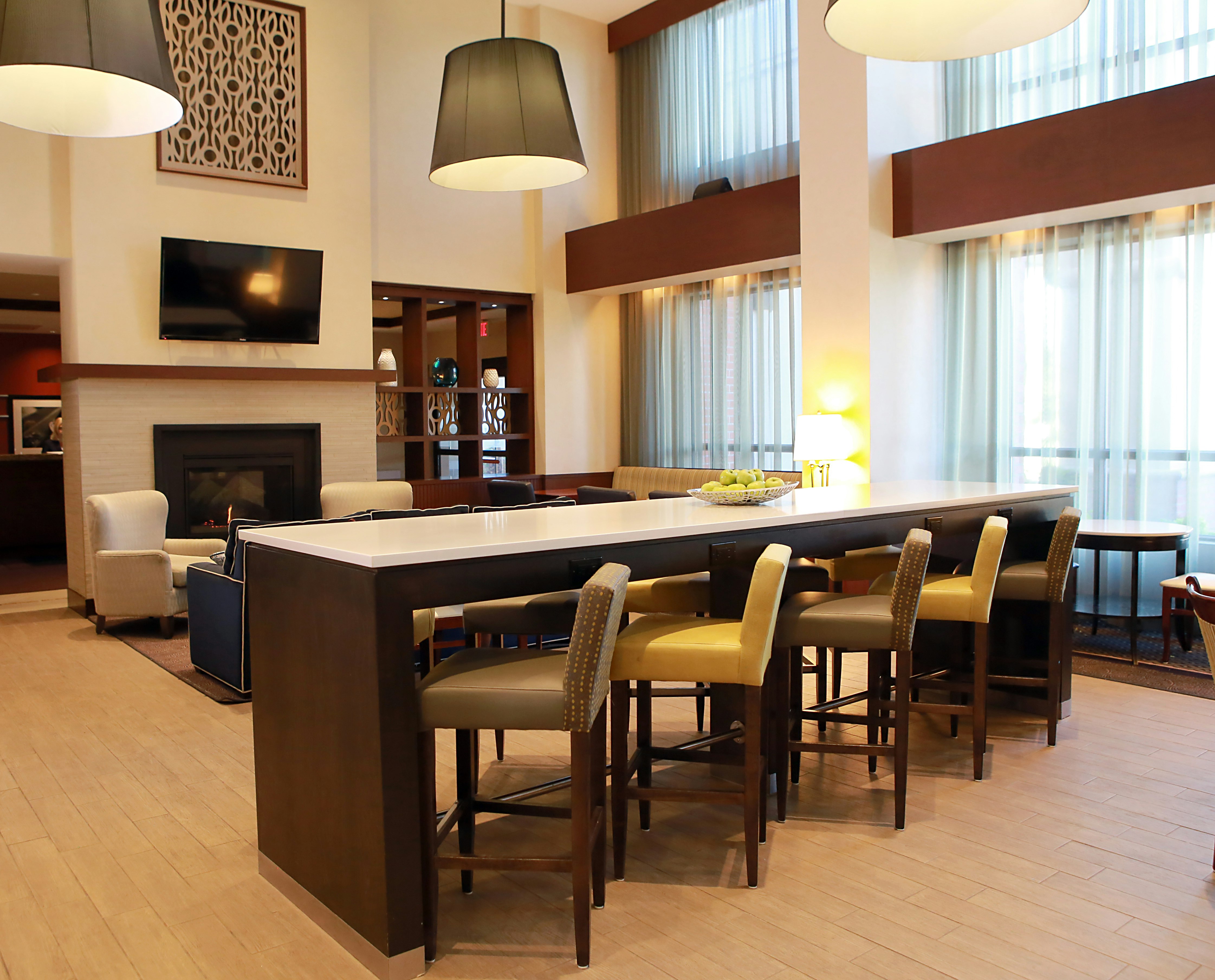 Hampton Inn and Suites by Hilton Laval 61/71