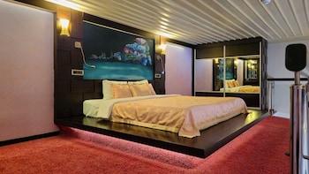 Millennium, Duplex, Suite, 1 Double and 1 Single Bed
